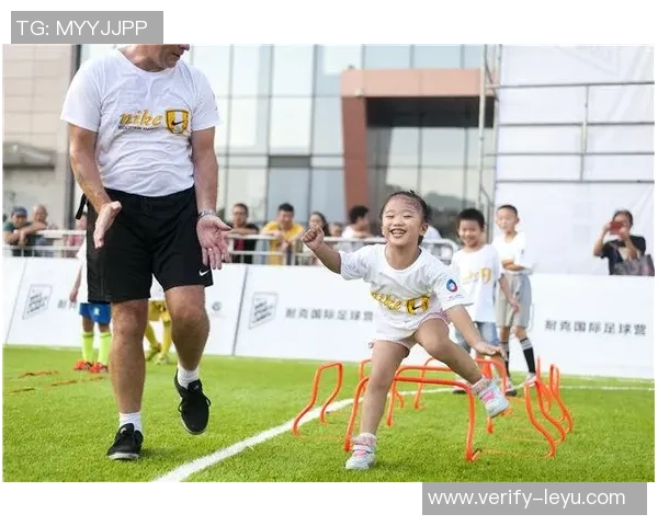 探索nike铁笼足球的魅力与技术创新带来的全新运动体验